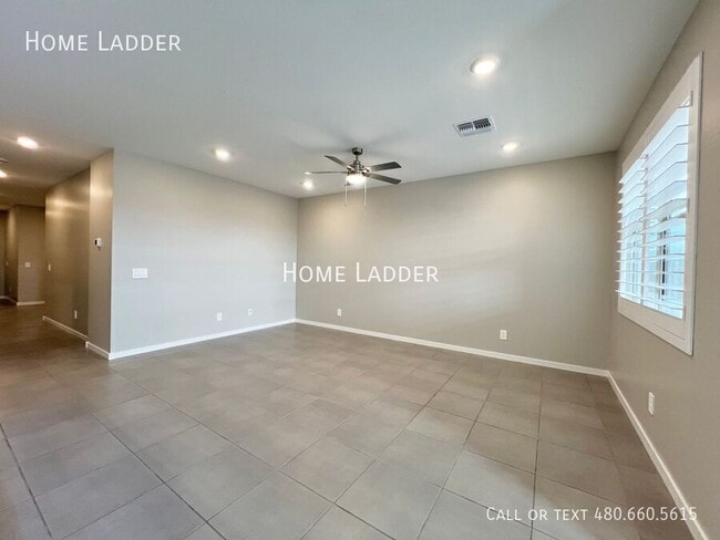 Building Photo - 41645 W Driftwood Ln