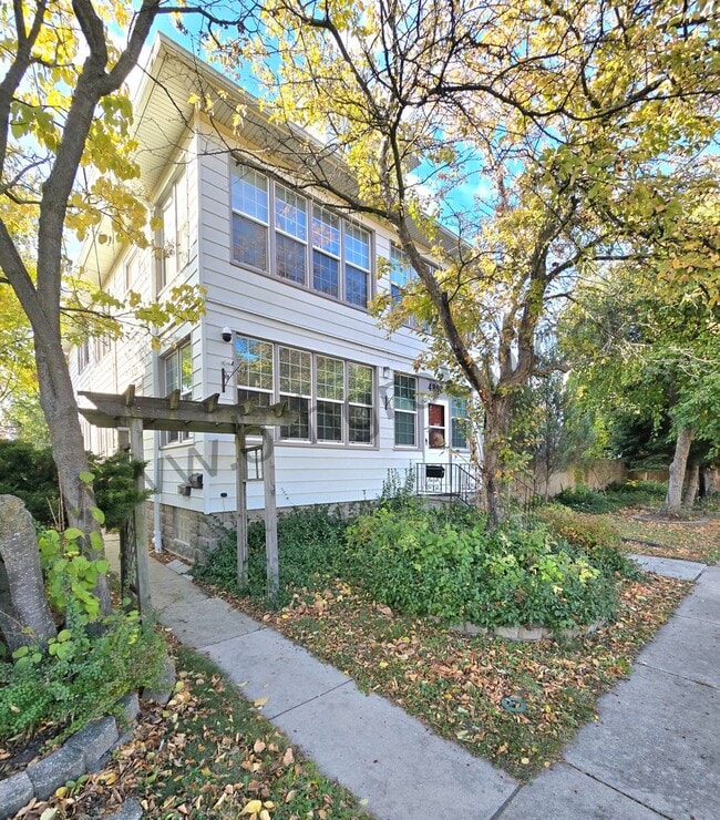 Building Photo - 4808 25th Ave