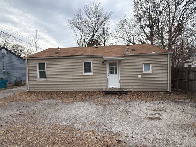 Building Photo - Welcome Home! Don’t Miss This One