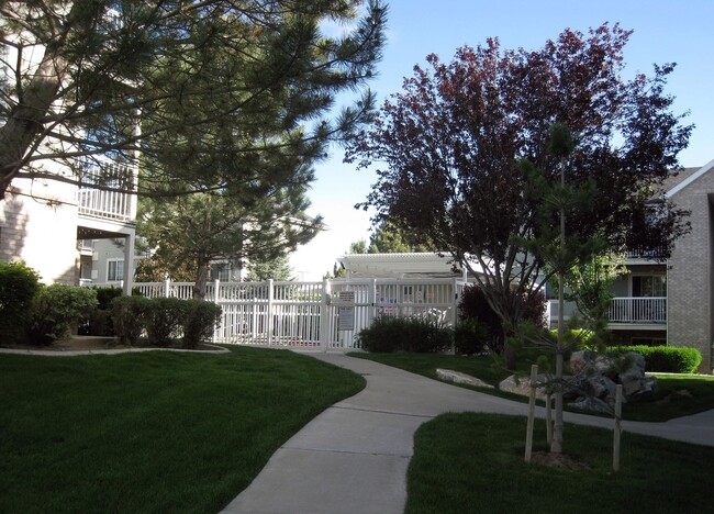 Building Photo - Great Shadow Ridge Condo!