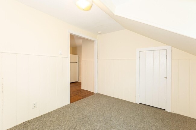 Building Photo - 174 Mills Pond Rd