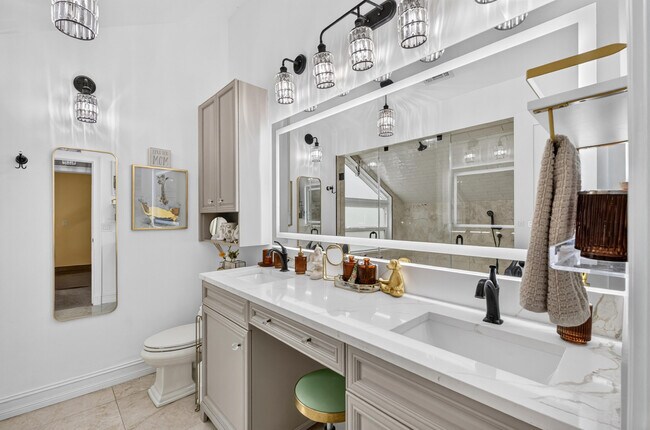 Building Photo - 13074 La Mirada Cir