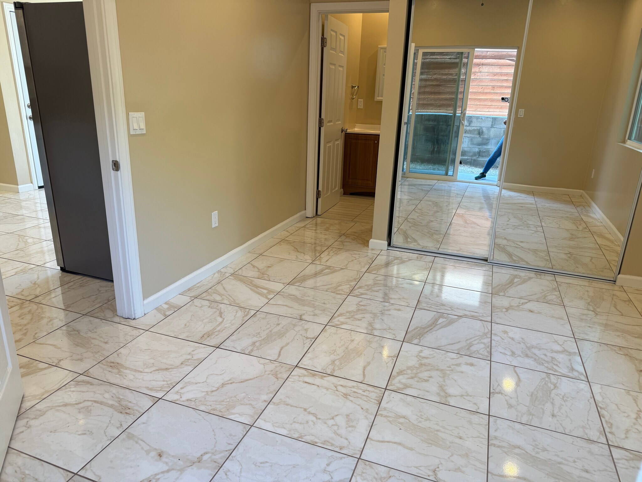 Building Photo - 4932 Campanile Dr