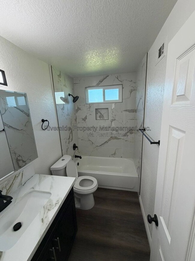 Building Photo - 4500 Sutton Pl
