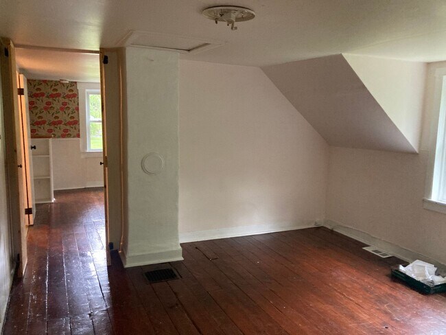 Building Photo - Charming 2 Bedroom/1.5 Bathroom Home in Cockeysville, MD!
