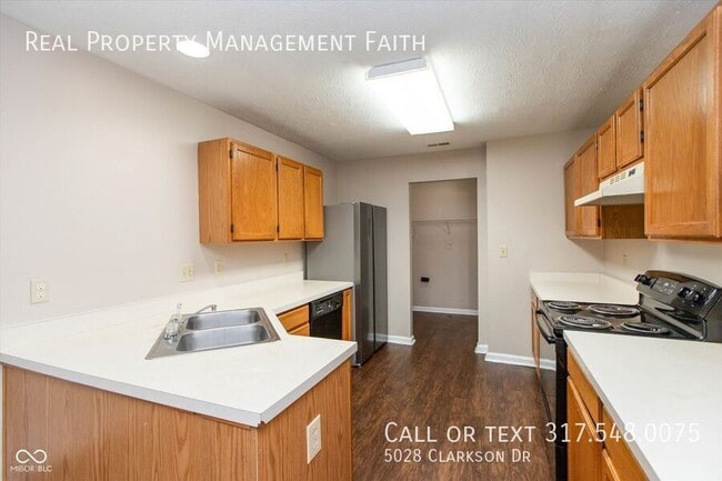 Building Photo - 5028 Clarkson Dr