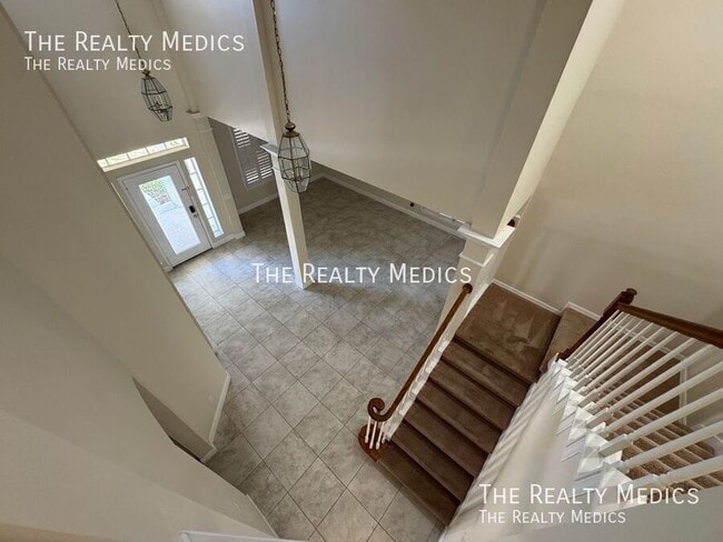 Building Photo - 2737 Scarborough Dr