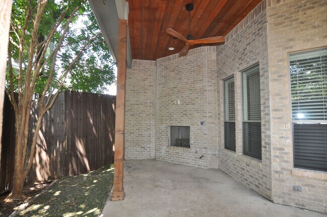 Building Photo - 5318 Longview St