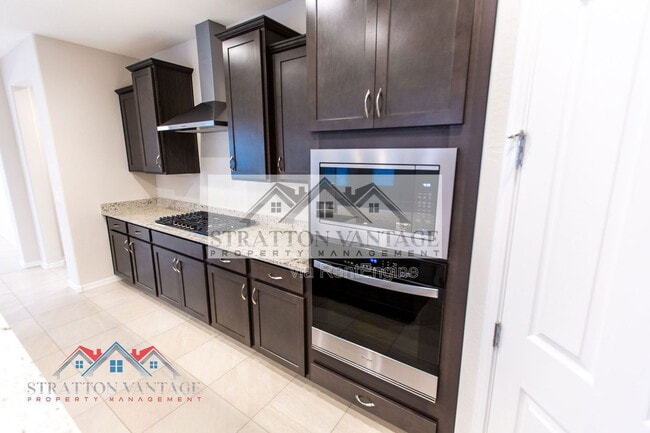 Building Photo - 17645 W Palo Verde Dr