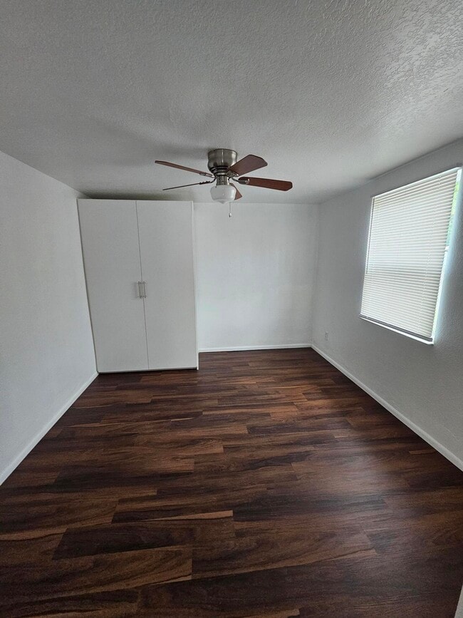 Building Photo - 148 W 14th St