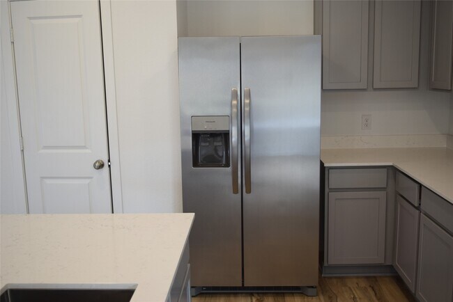 Building Photo - 27223 Henley Rdg Dr