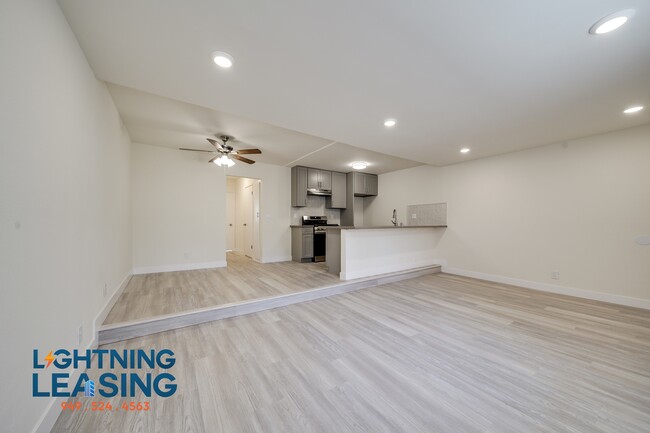 Building Photo - 6738-6733 Independence Ave