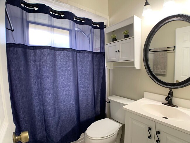 Building Photo - 3149 Lakeside Villa Rd