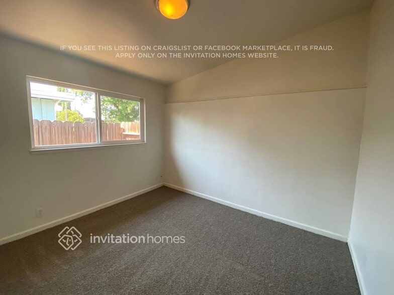Building Photo - 312 Hopkins Dr