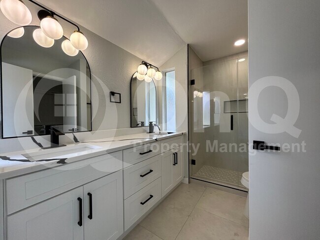 Building Photo - 608 High Meadow Dr