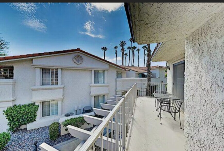 Second Balcony - 505 S Farrell Dr
