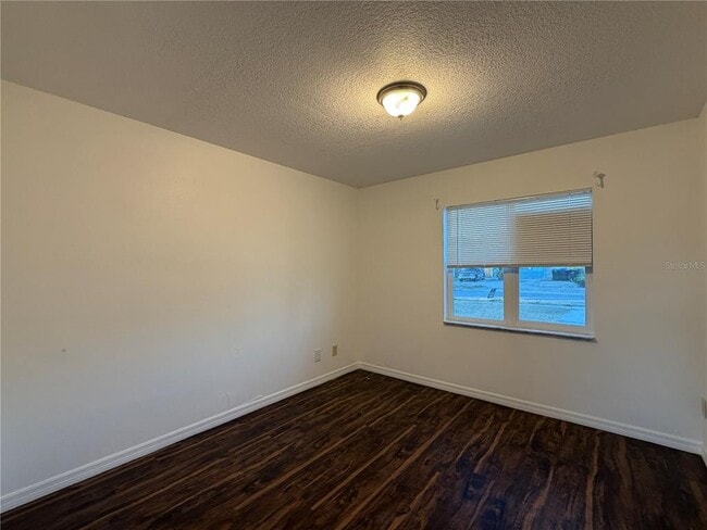 Building Photo - 6918 Edgefield Ln