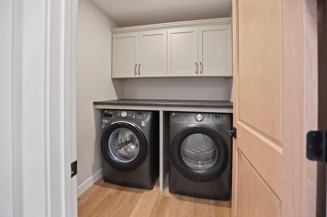 Building Photo - 614 6th St NW