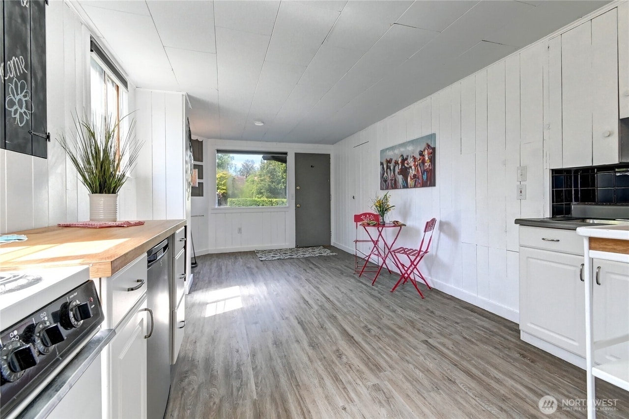 Building Photo - 115 S Kelsey St