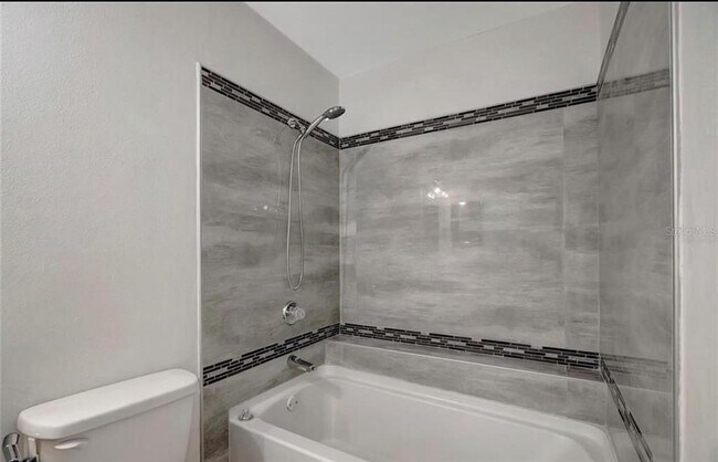 Building Photo - 10110 Winsford Oak Blvd