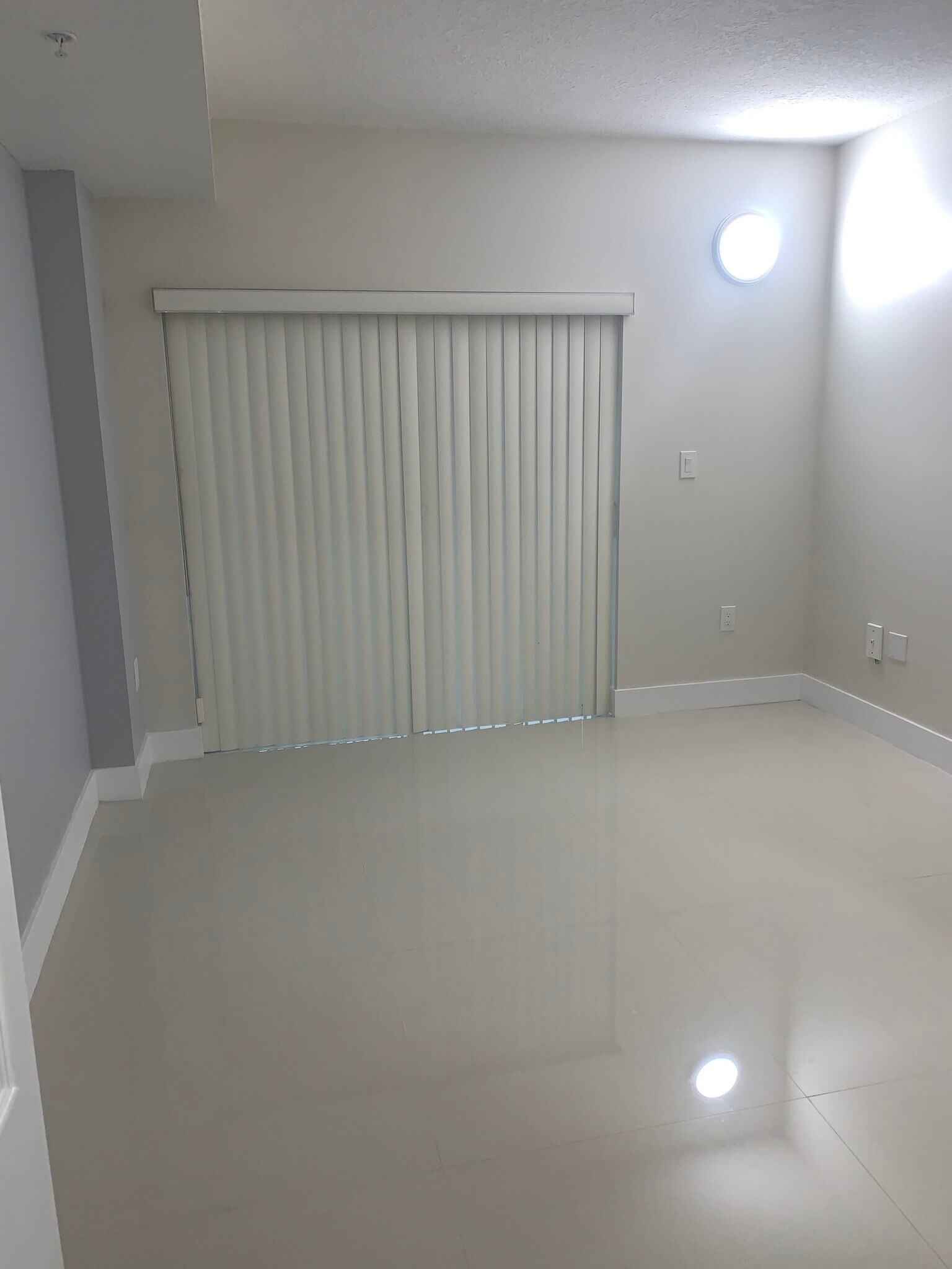 Building Photo - 3410 Coral Way