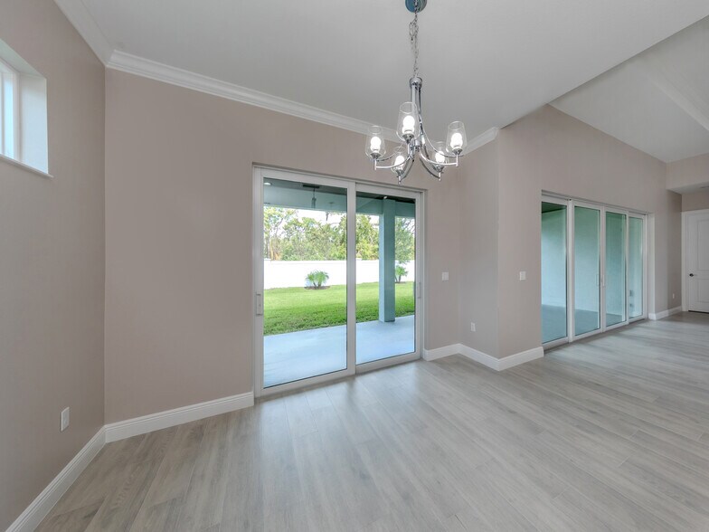 Building Photo - 1760 Lugano Cir
