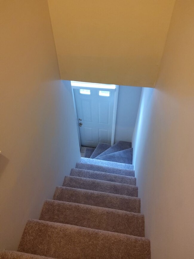 Building Photo - Little Italy Carriage House offering A/C and Laundry