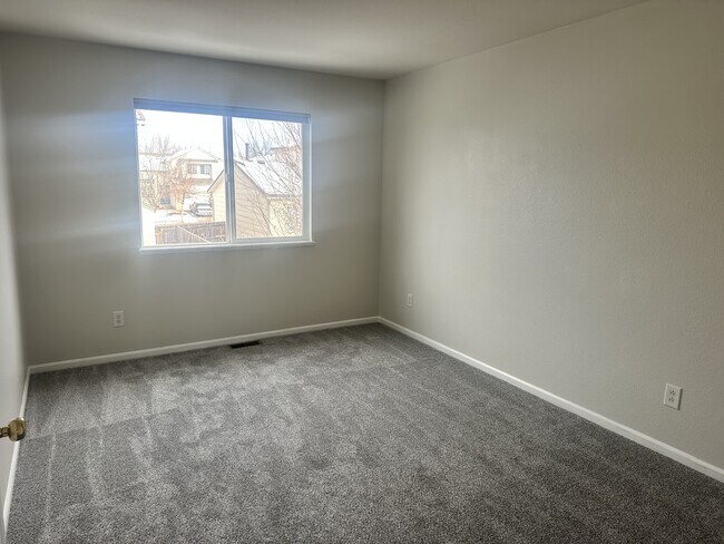 Building Photo - 3159 Heather Glen Dr