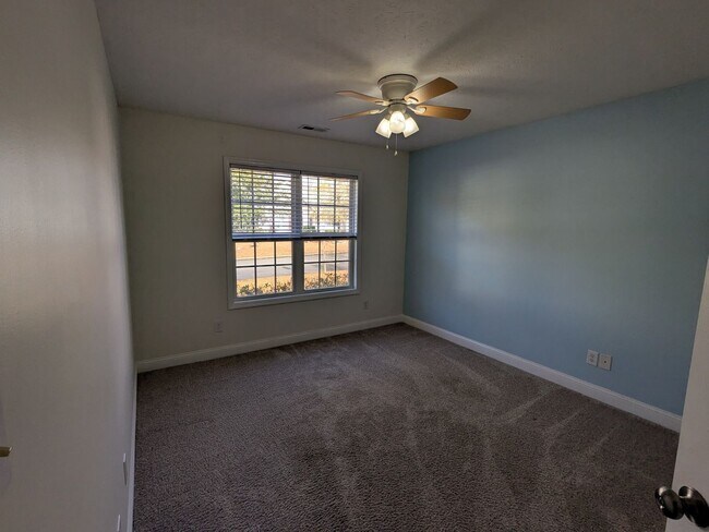 Building Photo - Beautiful home in Creekside Village