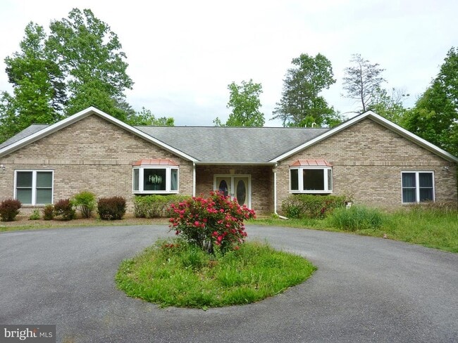 Building Photo - 267 Cedar Ridge Dr