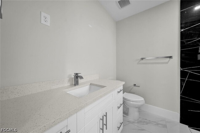 Building Photo - 633 Windermere Dr