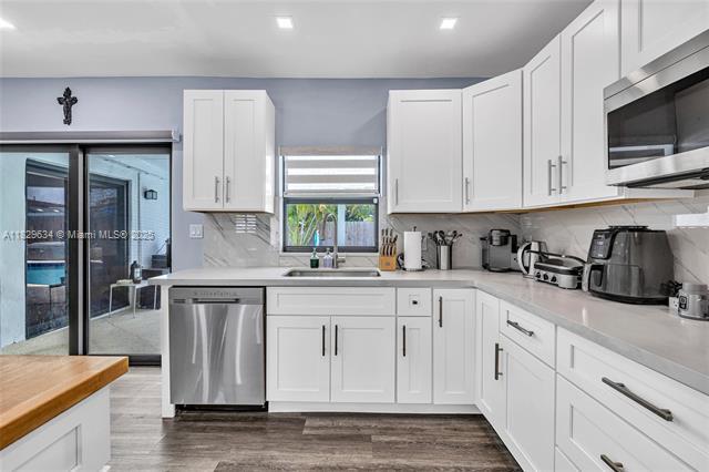 Building Photo - 7395 SW 39th St
