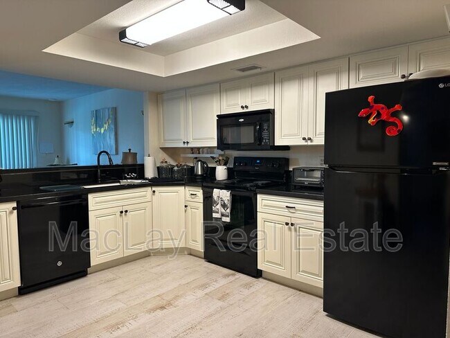 Building Photo - 9223 S 45th Pl