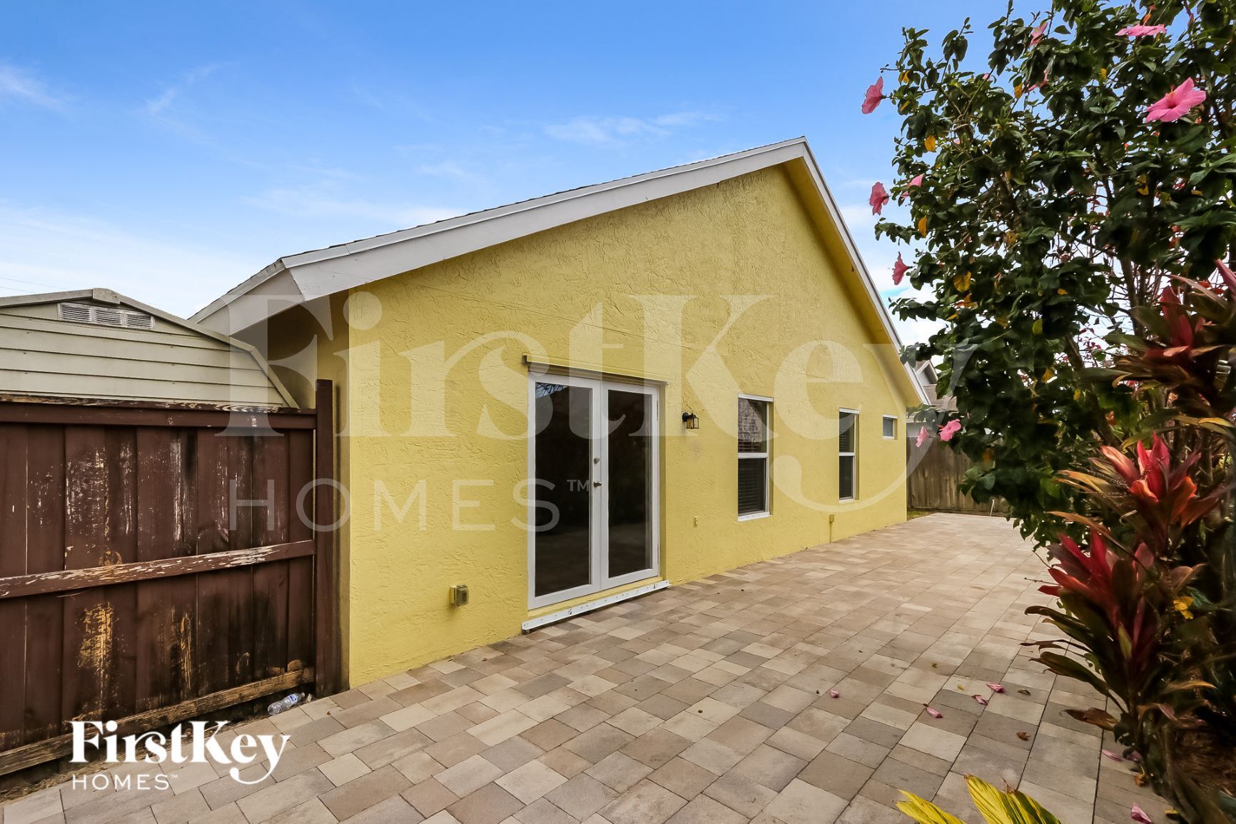 Building Photo - 6484 Robinson St