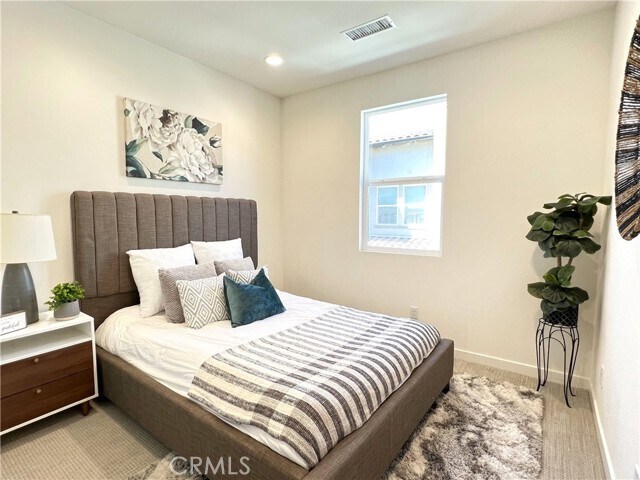 Building Photo - 45 Sanctuary Ln