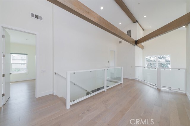 Building Photo - 146 E 18th St