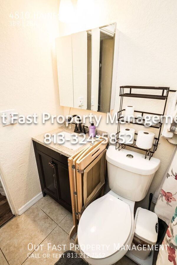 Building Photo - 4810 Haines Rd N