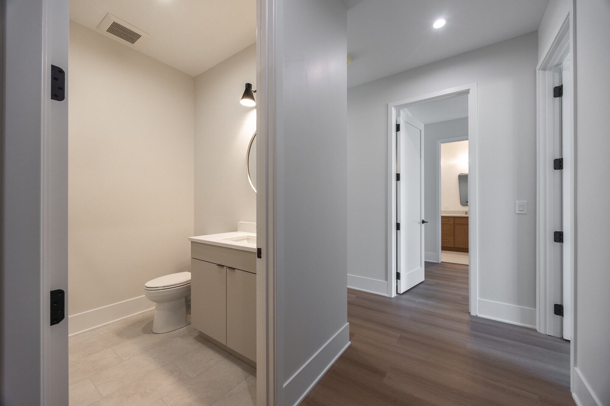 Building Photo - 1610 W Grand Ave