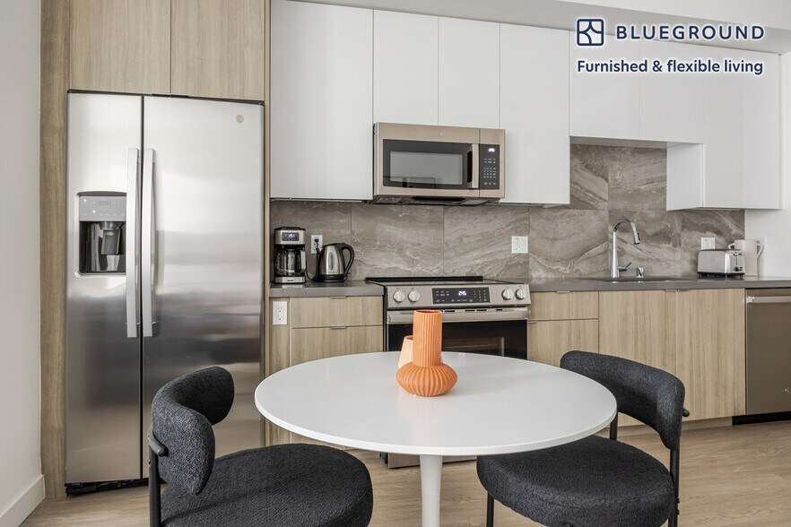 Building Photo - 511 S Harbor Blvd