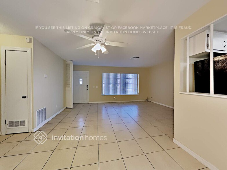 Building Photo - 1806 Dodge Cir S