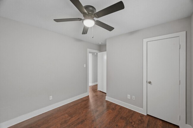 Building Photo - 20967 Young Meadows Way