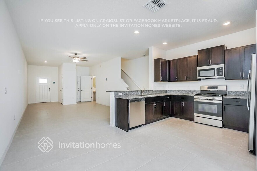 Building Photo - 8275 Birch Hvn Ln
