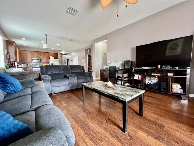 Building Photo - 724 Parker Den Dr