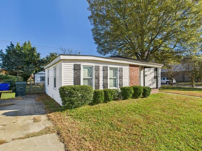 Building Photo - 8000 Diggs Rd