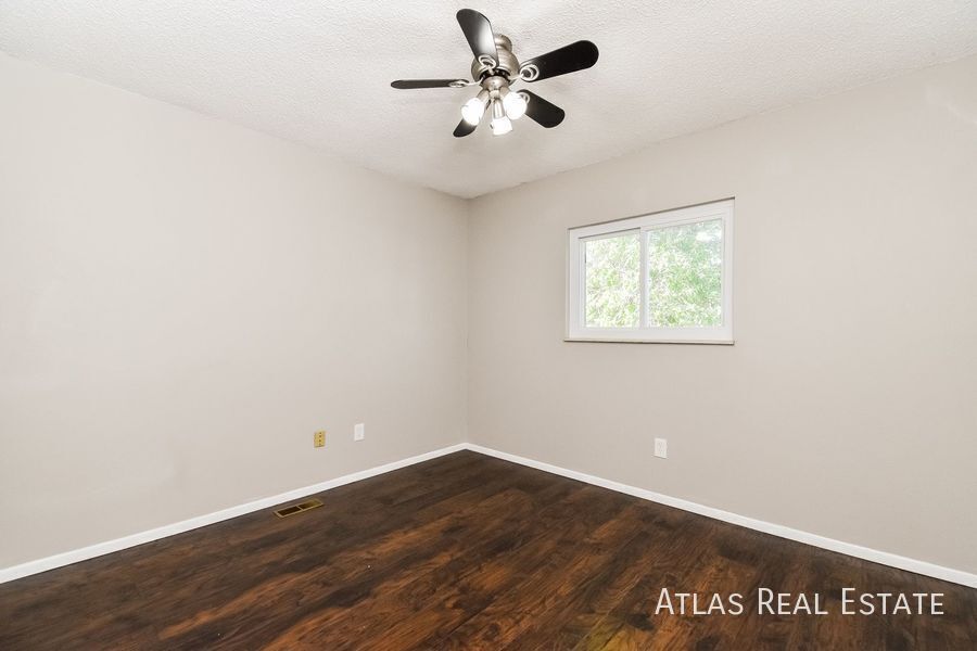 Building Photo - 4319 Moonbeam Dr