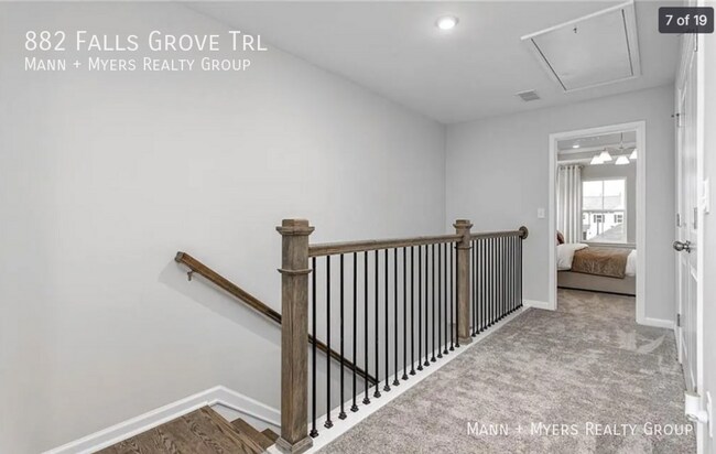 Building Photo - 882 Falls Grove Trl