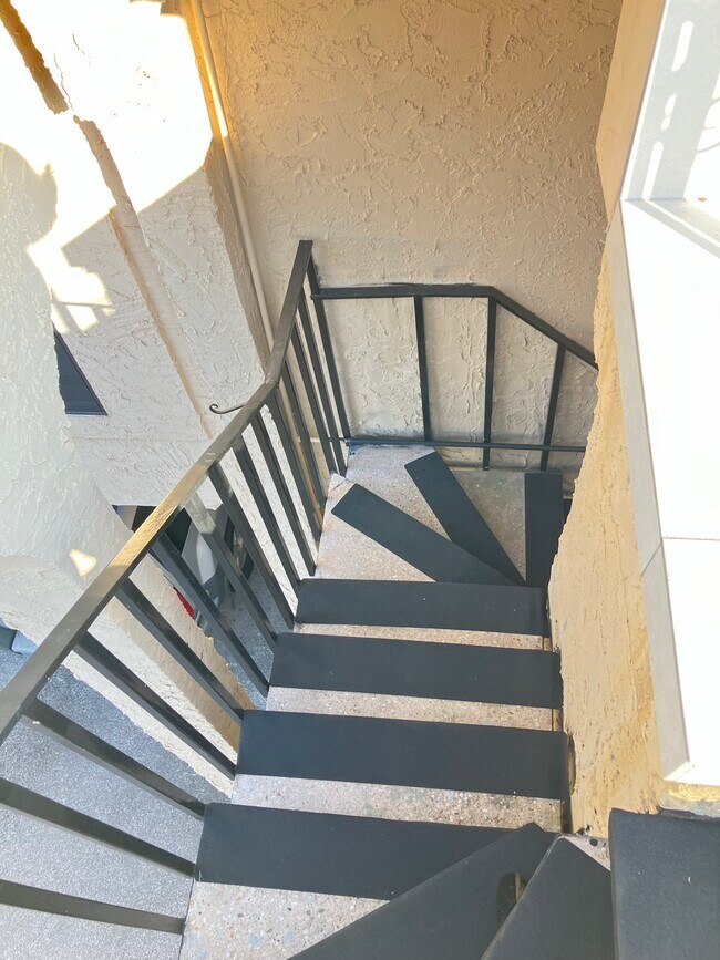 Building Photo - 5918 Lago Vista Way