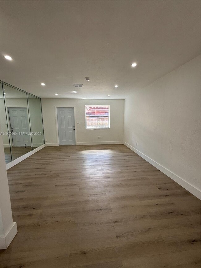 Building Photo - 3610 SW 25th Ter