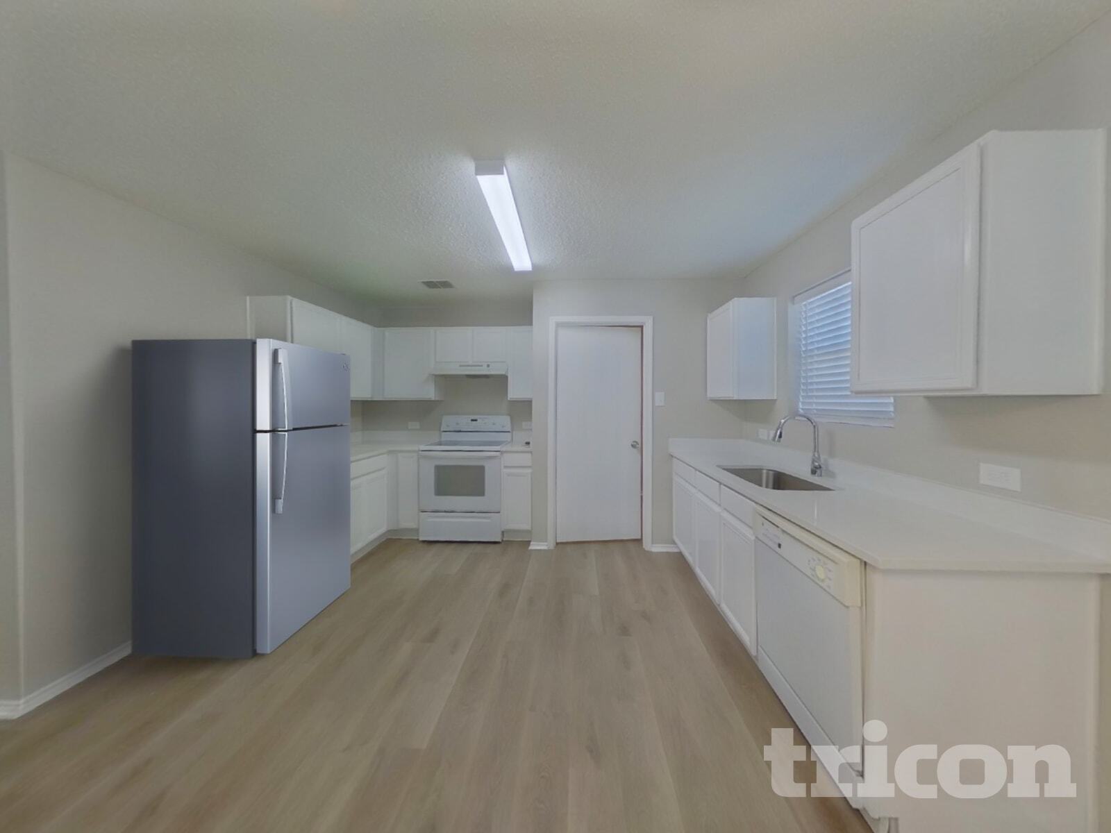 Building Photo - 4937 Waterford Dr