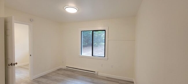 Building Photo - 1 Bedroom 1 Bath Cottage
